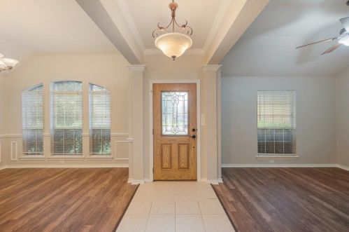 1803 Clover Hill Rd, Midlothian TX  76063-4033 exterior