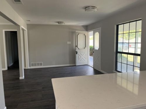 111 Lynnie Penny Ln, Midlothian, TX 76065-6770