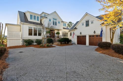 821 Bridgetown Pass, Mount Pleasant, SC 29464-8330