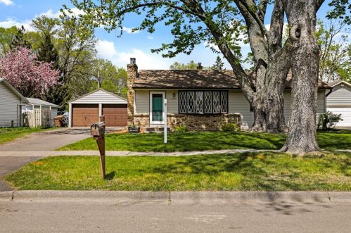 2329 Cedar Ave, Saint Paul MN  55110-4430 exterior