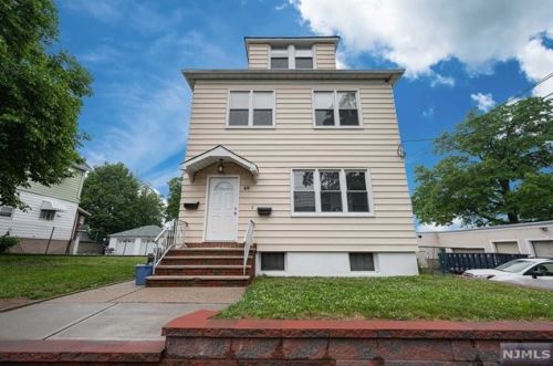 69 Dewey St, Outwater, NJ 07026-2709