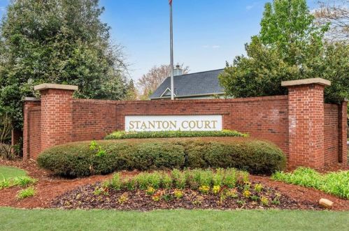 4072 Beaver Oaks Dr, Duluth GA  30096-5673 exterior