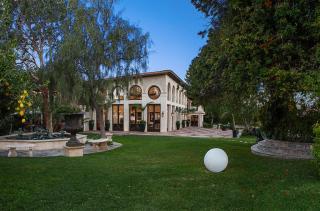 8426 Skyline Dr, Los Angeles CA  90046-1041 exterior