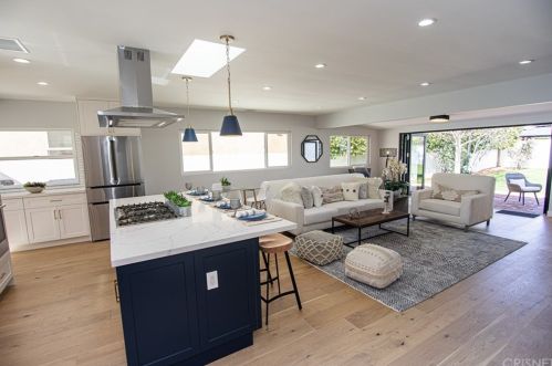 14547 Addison St, Van Nuys, CA 91403-1708