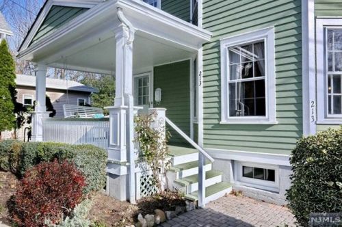 213 Union St, Ridgewood, NJ 07450-4412