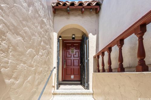 1306 Gilman Ave, San Francisco CA 94124-3243 exterior