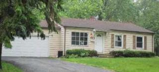 2945 Forest Glen Pkwy, Downers Grove, IL 60517-2713