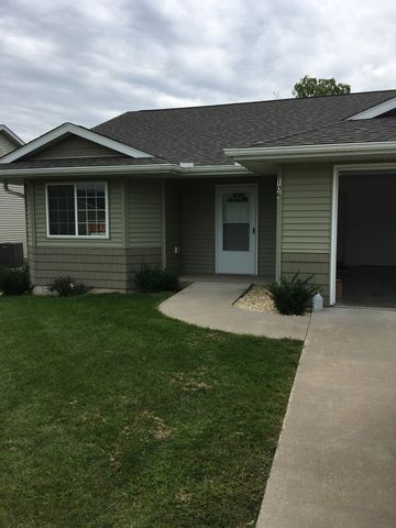 106 Jackson Park Dr, Bellevue IA  52031-9153 exterior
