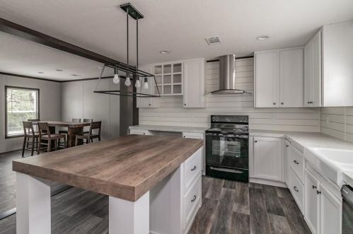 6152 Adelbert Dr, Fort Worth TX  76135-5226 exterior