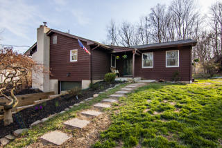 15 1st St, Califon, NJ 07830-4316