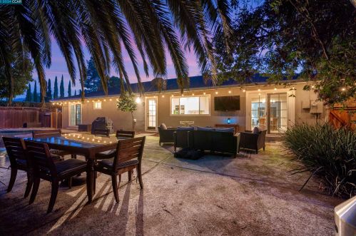 3707 Sheridan Ct, Concord CA  94518-1627 exterior