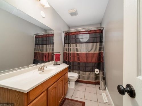 1889 Edgerton St, Saint Paul MN  55117-2447 exterior