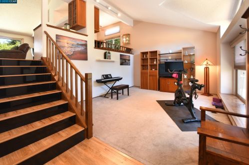 501 Elderwood Dr, Pacheco, CA 94553-6613