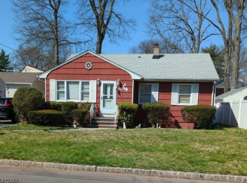 7 School St, Clark, NJ 07066-1419