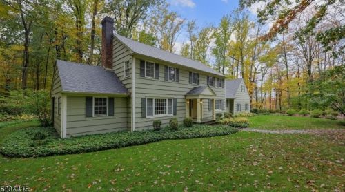 26 Wolf Hill Dr, Warren, NJ 07059-5327