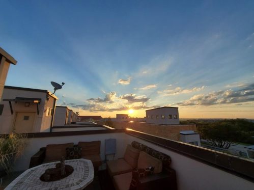 616 Bluff St, Fort Worth TX  76102-2309 exterior