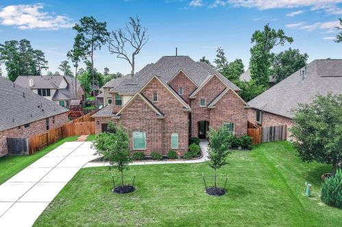 2036 Doolan Dr, Conroe TX  77301-4105 exterior