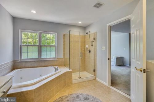 7328 Hampton Manor Pl, Springfield VA  22150-4921 exterior