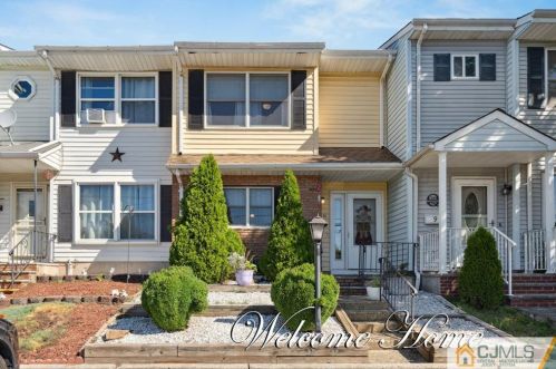11 Kyle St, Manville, NJ 08835-2258