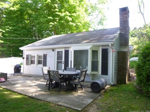 26 Boston Post Rd, East Lyme, CT 06333-1705