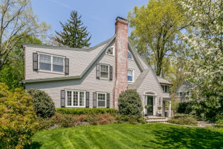 9 Oak Crst, Tokeneke, CT 06820-3526
