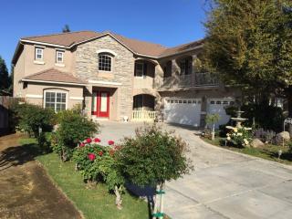 2537 Deauville Cir, Clovis, CA 93619-2839