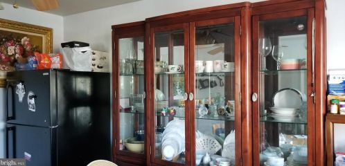 6524 4th St, Philadelphia, PA 19126-3914