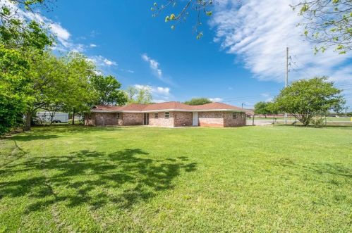 1008 Collins Rd, Richmond TX 77469-2745 exterior