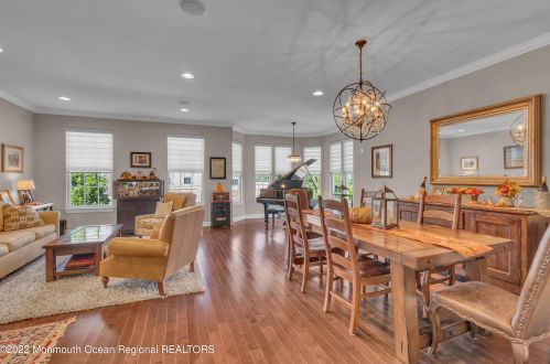 333 Princeton Ct, Tinton Falls NJ  07702-4058 exterior