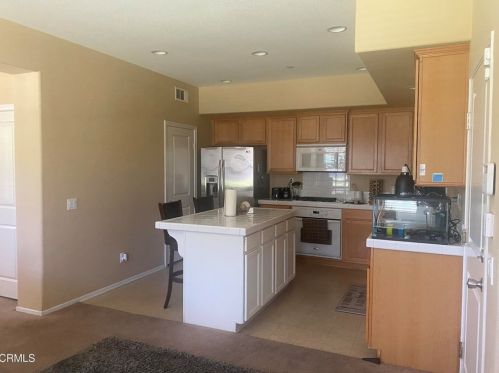 373 Feather River Pl, Oxnard, CA 93036-5305