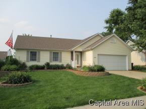 3809 Castle Hill Blvd, Springfield, IL 62712-8305