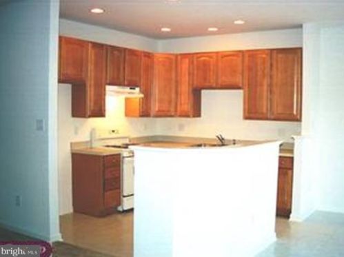 10 Poppyseed Dr, Lumberton Township, NJ 08048-4266