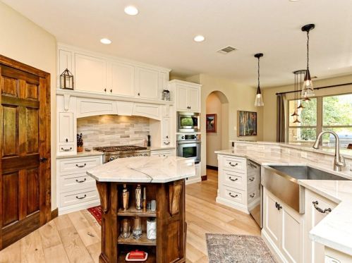 1501 Cyn Edge Dr, Austin TX  78733-2000 exterior