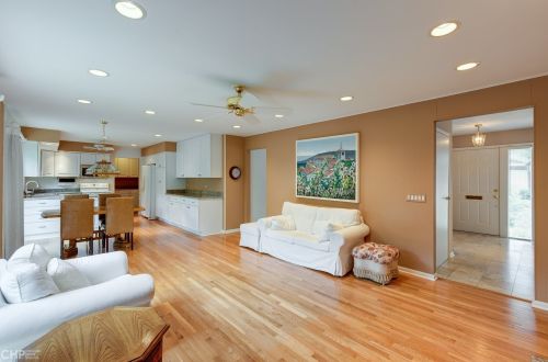 1450 Estate Ln, Glenview, IL 60025-1520