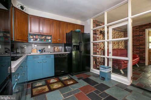 112 Paris Ave, Gloucester, NJ 08030-2523