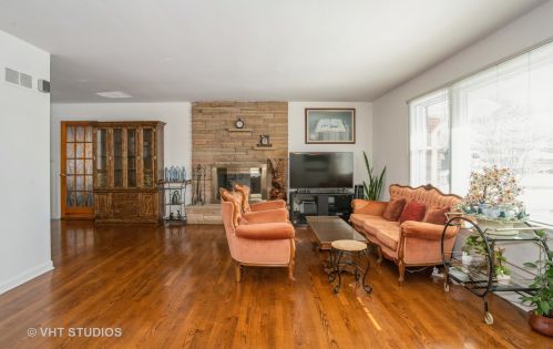 6436 Eldorado Dr, Morton Grove, IL 60053-1406