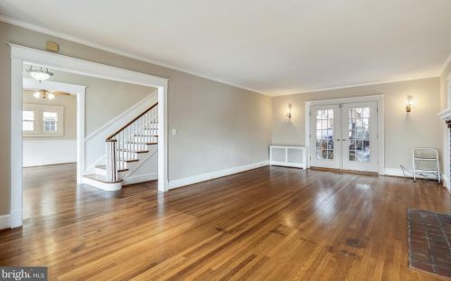 8401 Cedar St, Silver Spring MD 20910-4324 exterior