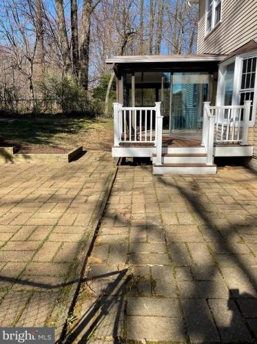 438 Northwest Dr, Silver Spring MD 20901-1435 exterior