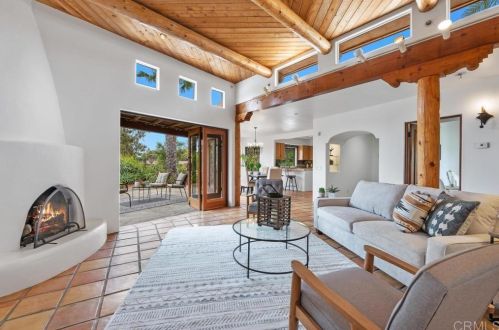 1570 Caudor St, Encinitas CA  92024-1216 exterior