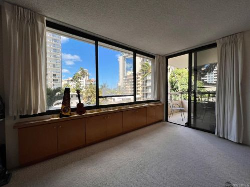 2215 Aloha Dr, Honolulu HI  96815-2839 exterior