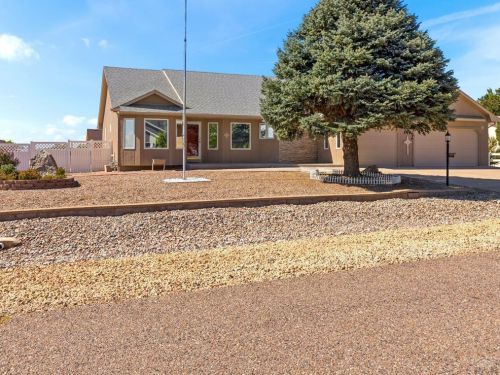 149 Golfwood Dr, Pueblo, CO 81007-6060