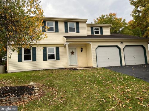 26 Briarwood Ln, Ephrata, PA 17522-9279