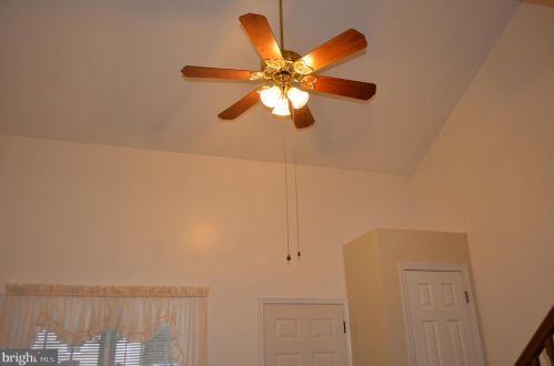 28 Garland Ct, Carlisle PA 17013-4409 exterior