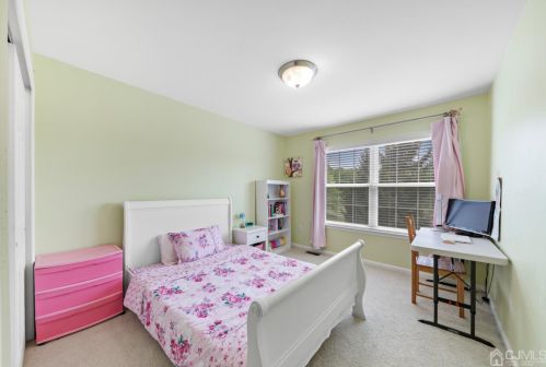 203 Cricket Hill Cir, Princeton NJ  08540-9010 exterior