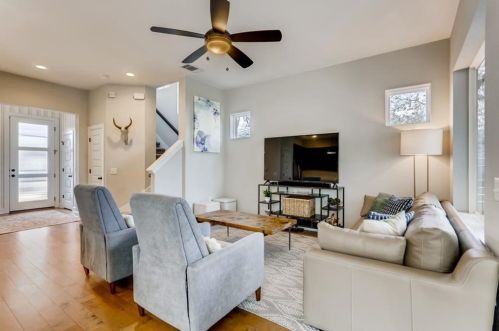 2602 Diaz St, Austin TX  78702-3915 exterior