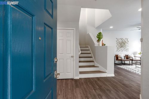 7317 Bower Ln, Pleasanton, CA 94568-5532