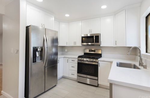 112 Streamwood, Irvine CA  92620-1939 exterior