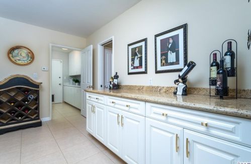 1629 Heather Ridge Dr, Glendale CA  91207-1035 exterior