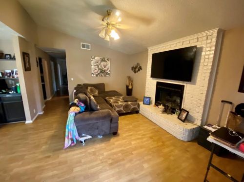 4743 Elm Leaf Dr, Dallas, TX 75236-2183