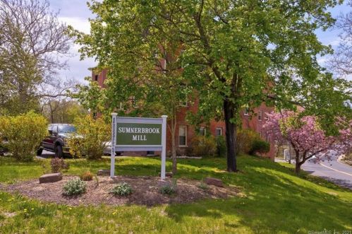1 Russell St, Middletown CT  06457-4451 exterior